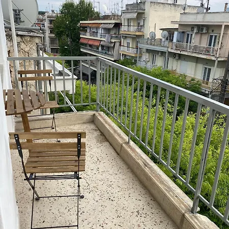 Modern, Centrally Located Apartamento *