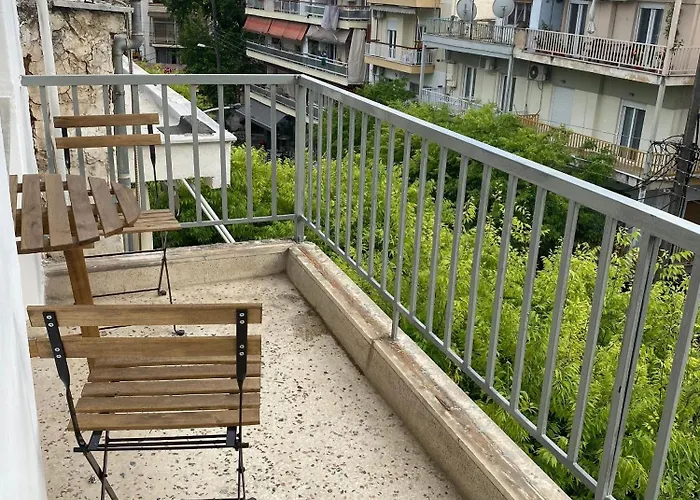 Modern, Centrally Located Appartement *